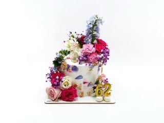 dort na zakázky: Flowers cake 🤩🥳 ___________________________ FB/IG/Tiktok: @papa_bakery_...